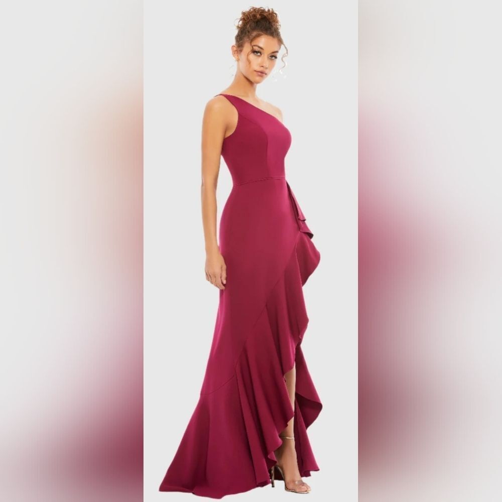 Mac Duggal 49089 One Shoulder High Slit Ruffle Gown NWT Size 4 In Berry